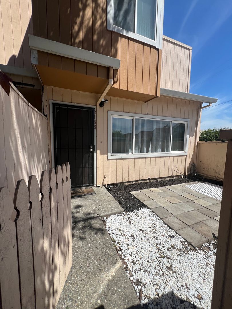 San Jose Townhome: 2188 Luz Ave