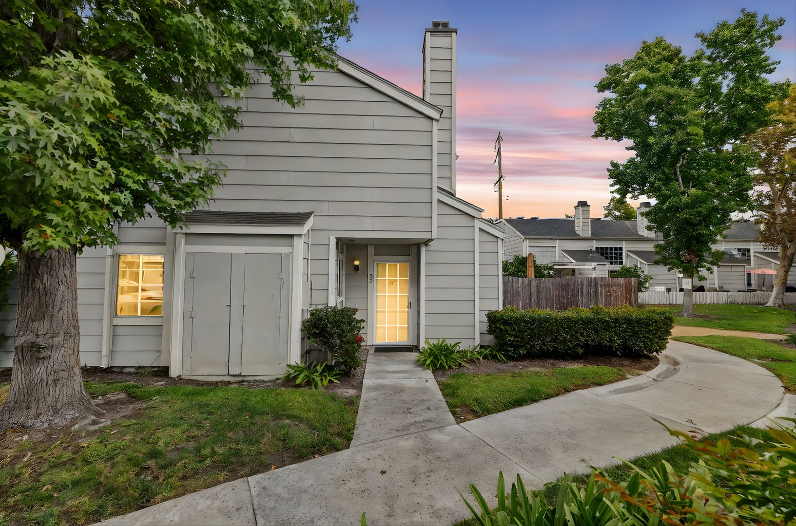 Fullerton Townhome: 2400 W Orangethorpe Ave Unit 33