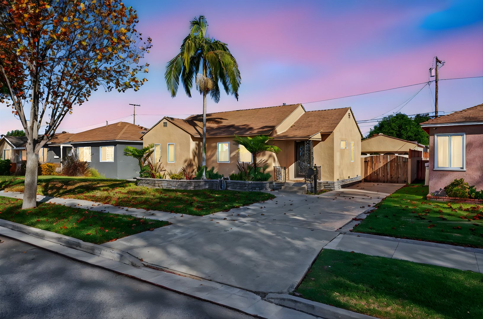 Lakewood House: 6022 Blackthorne Ave