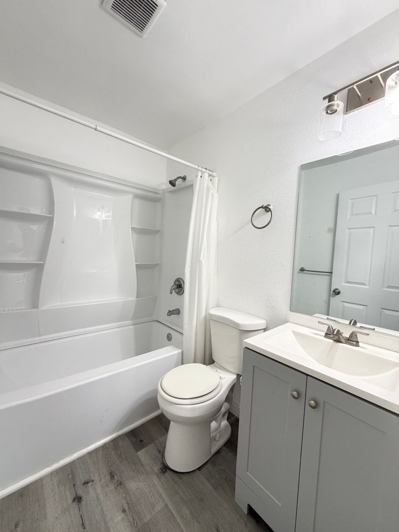 Fantastic & Modern Corner Unit w/ Private Patio 18 of 21