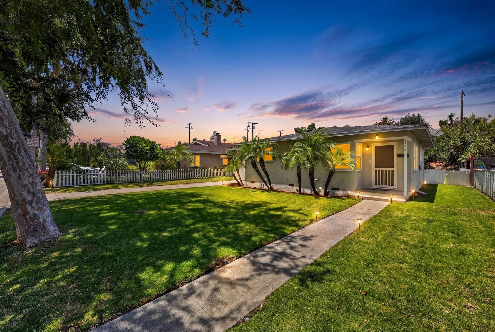 Fullerton House: 1737 Jacaranda Pl