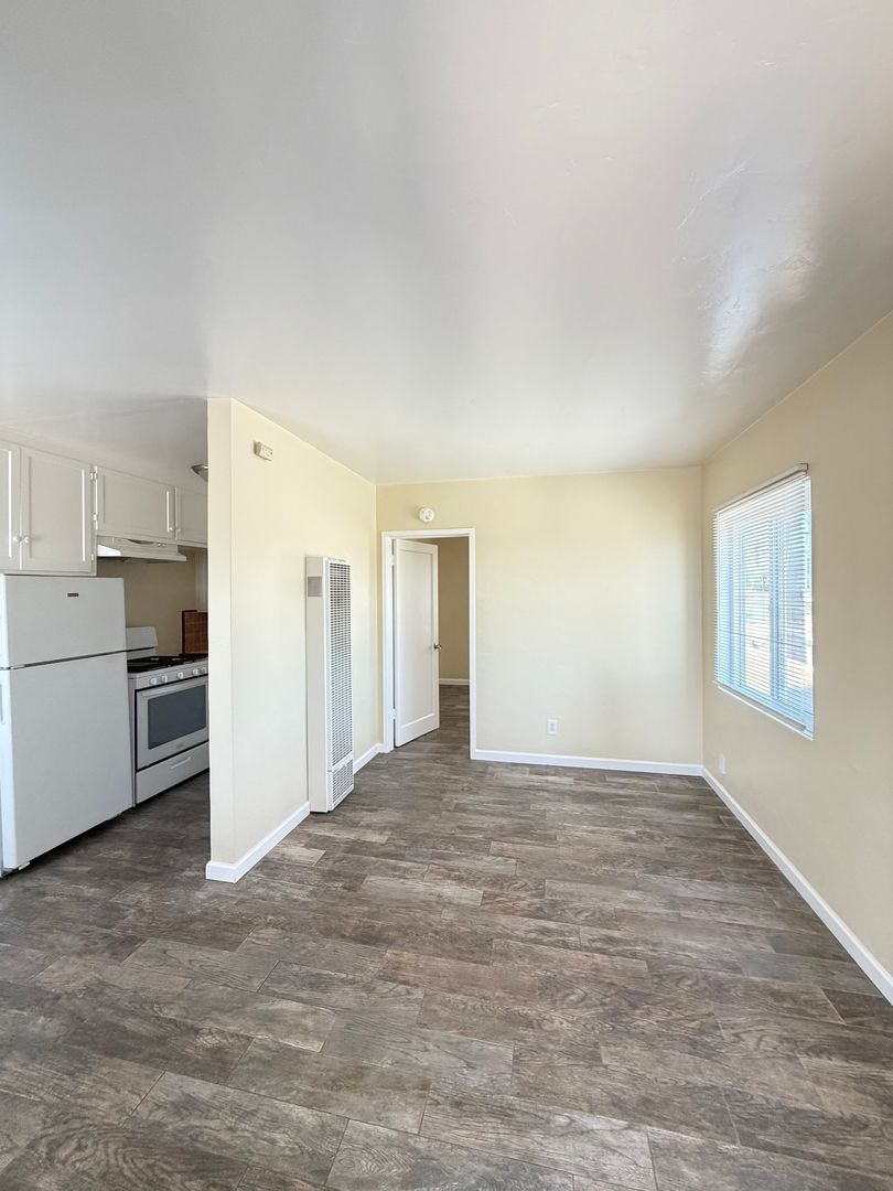 San Diego Apartment: 4386 McClintock St