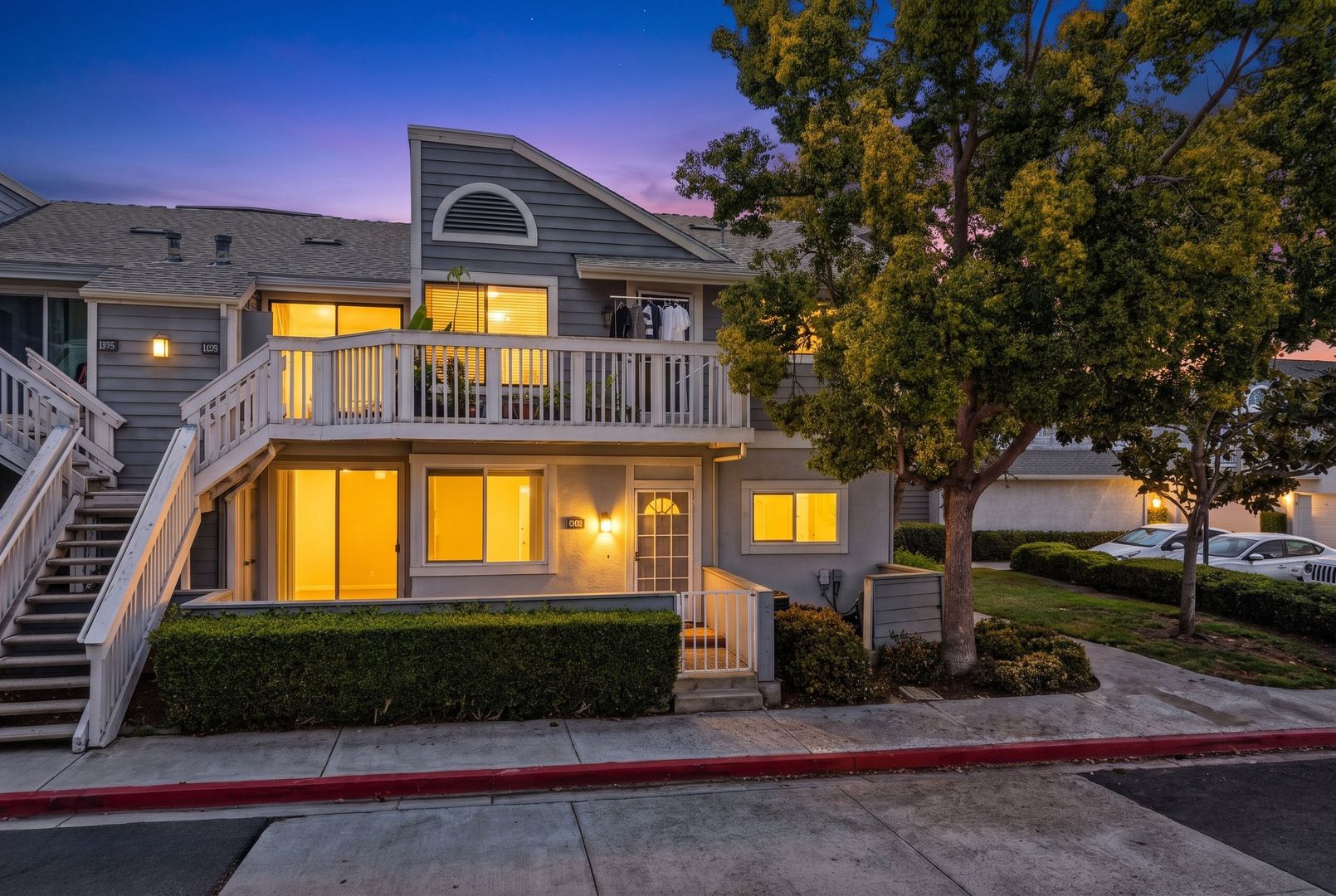 Irvine Condo: 157 Remington
