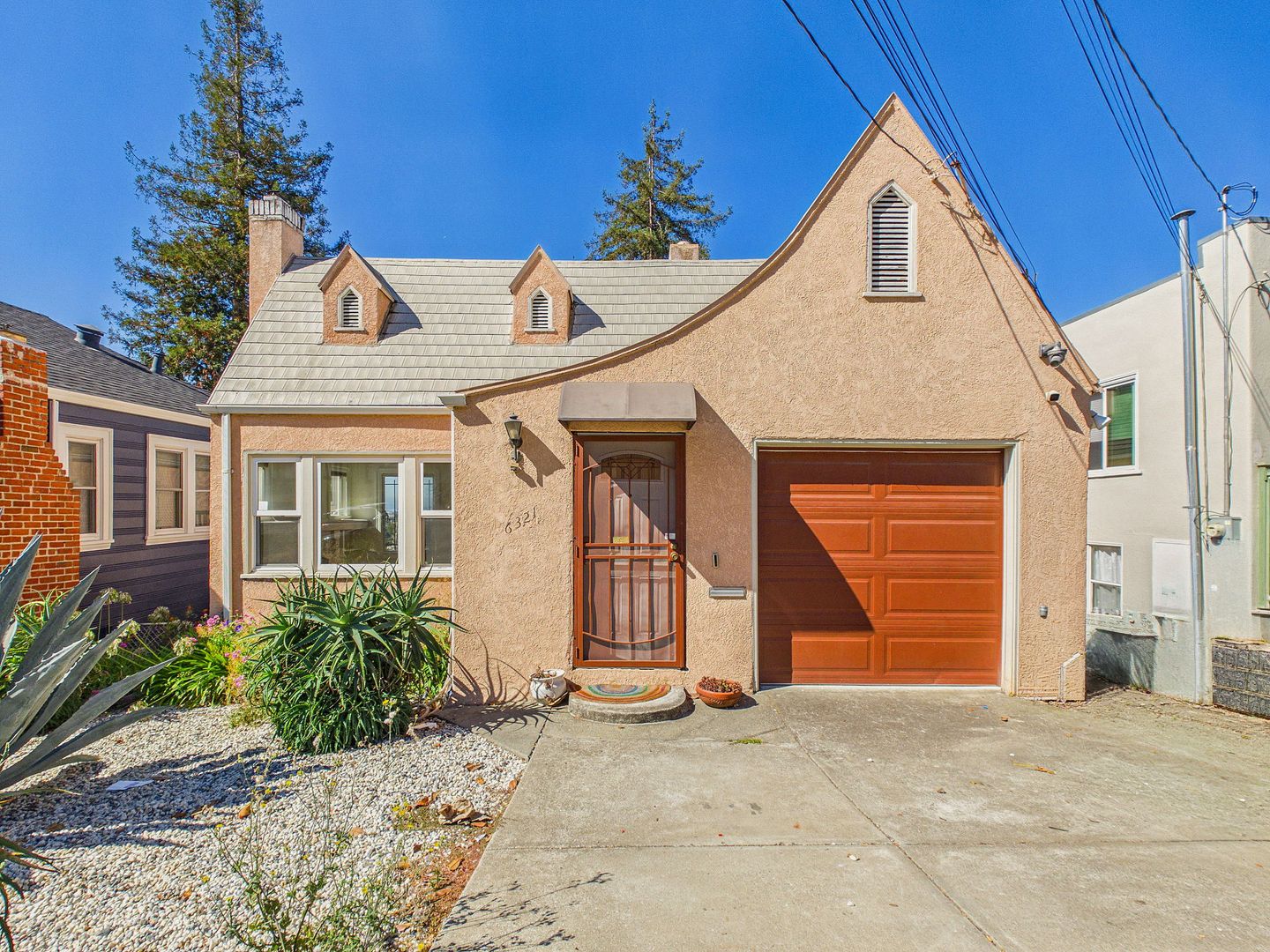 Oakland House: 6321 Outlook Ave
