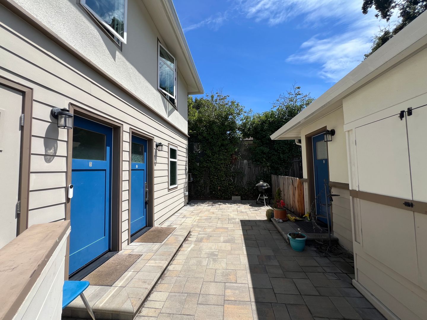 Menlo Park Apartment: 2025 Avy Ave