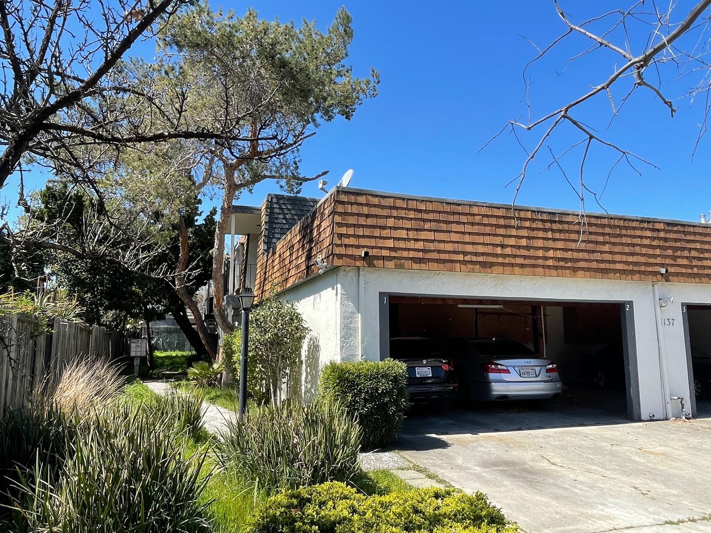 San Jose Apartment: 1137 Oakmont Dr