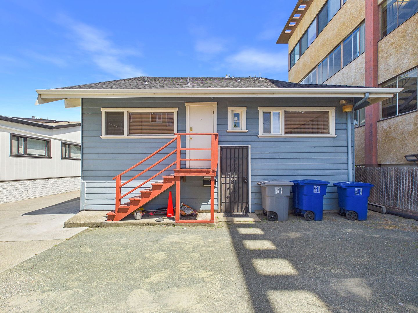 Berkeley Apartment: 2430 Webster St