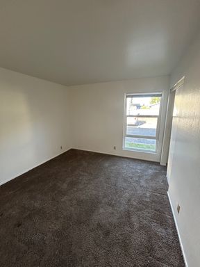 Charming 2-Bedroom Apartment in West Oakland – Spacious & Updated! – photo 1