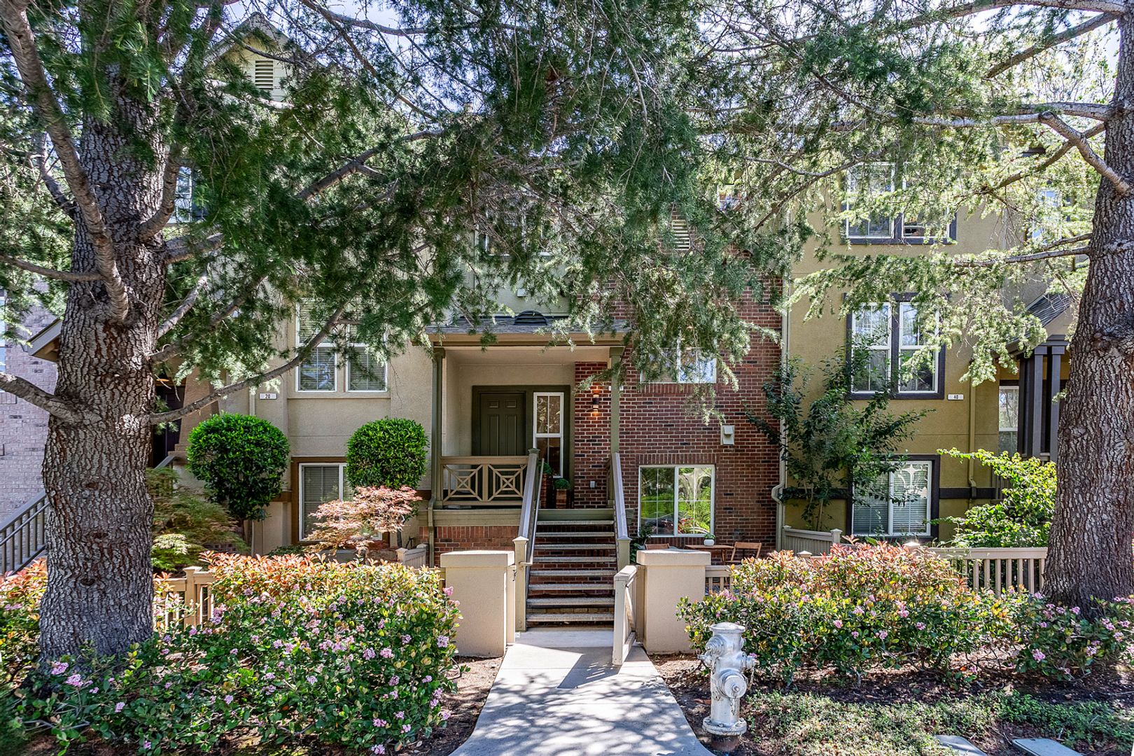 Mountain View Townhome: 30 Royal Oak Ct