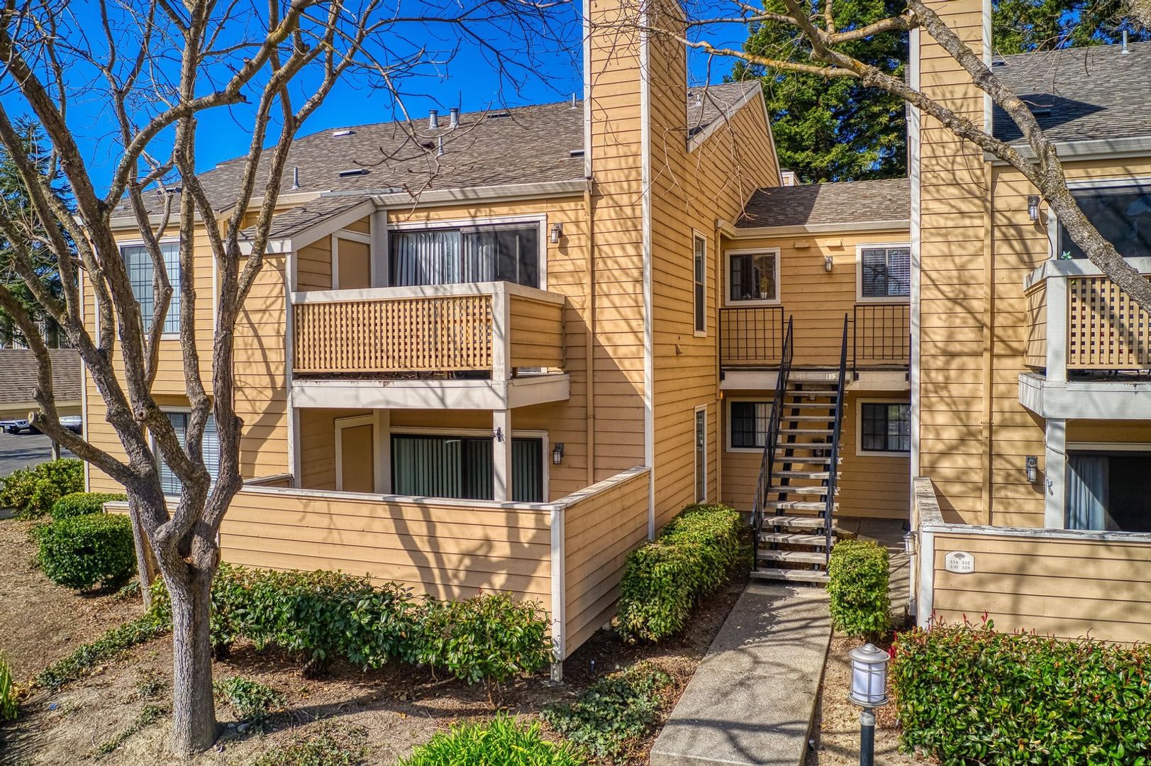 San Ramon Condo: 330 Eastridge Dr