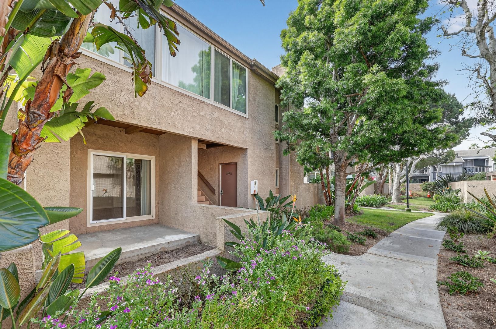Huntington Beach Condo: 16911 Bluewater Ln