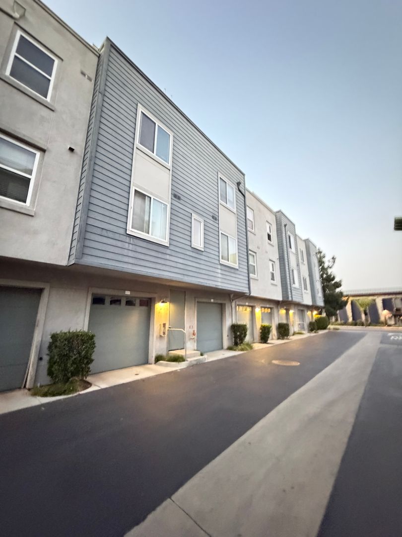 Escondido Townhome: 405 W 2nd Ave Unit 1104