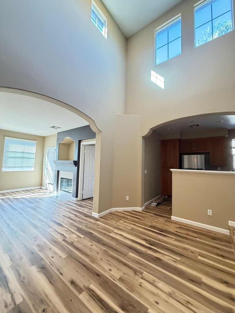 2742 Matera Ln, San Diego, CA 92108 4 of 12