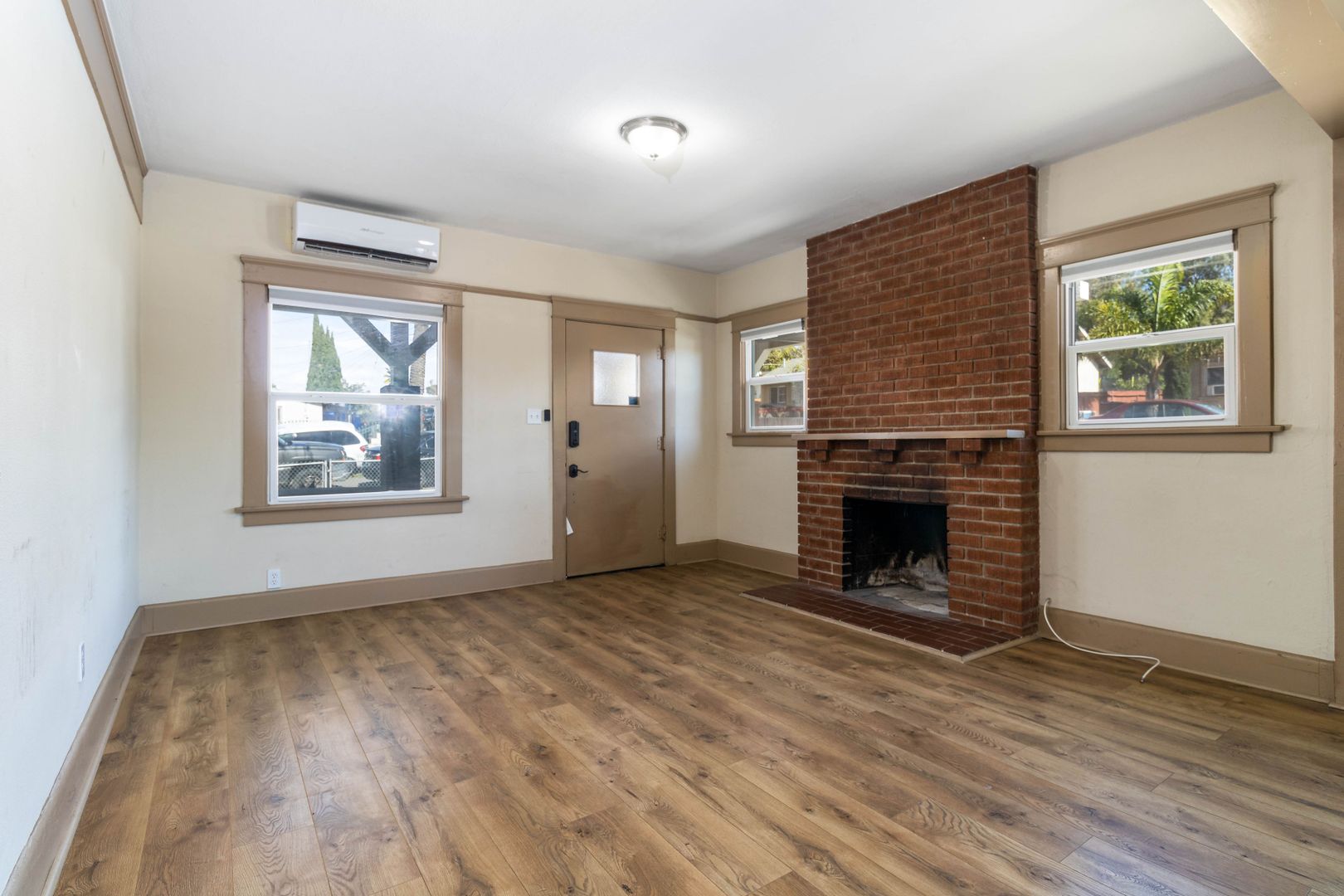 San Diego House: 736 24th St