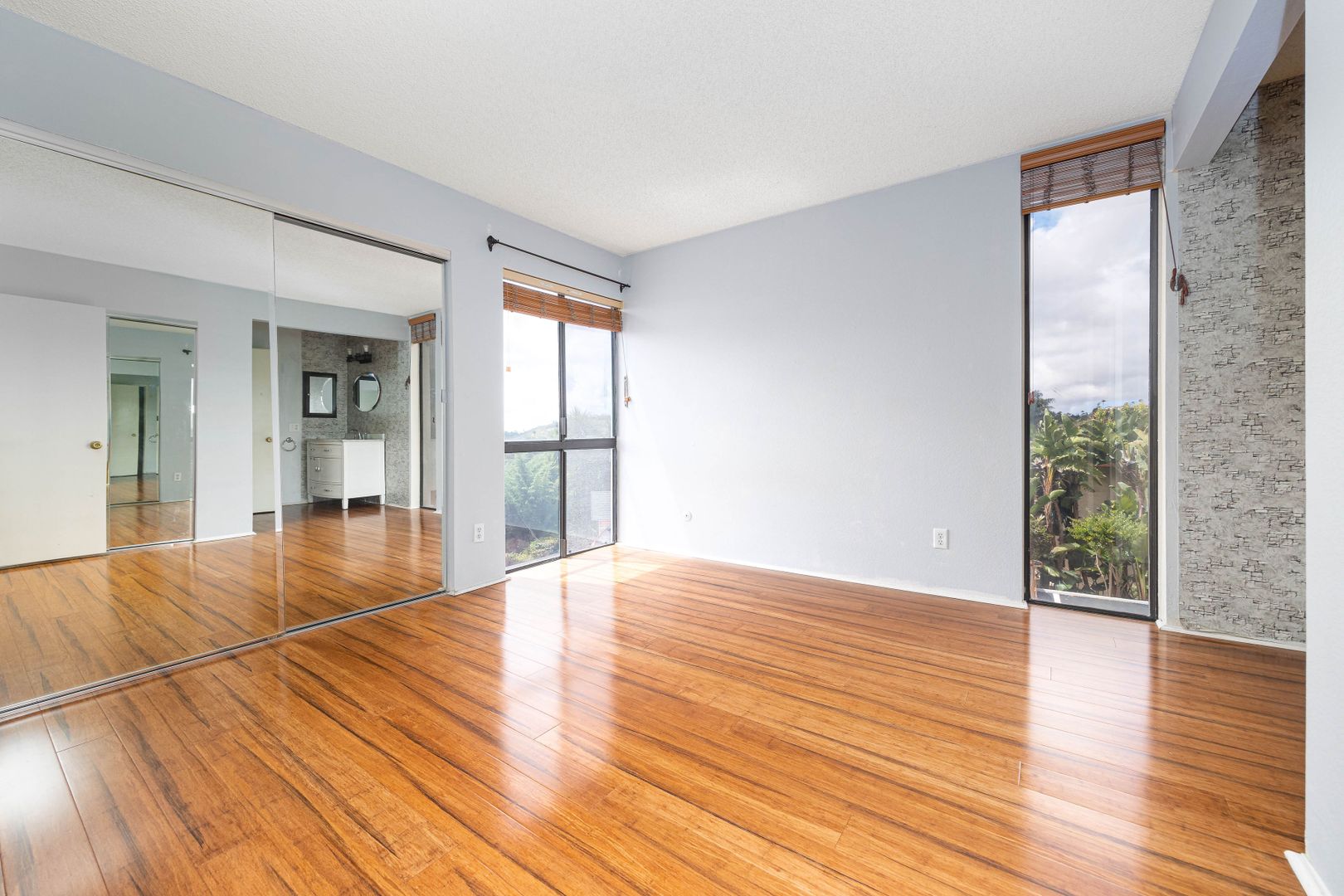 San Diego House: 6924 Hyde Park Drive Unit 107