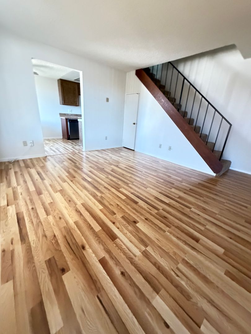 Chula Vista Townhome: 153 Brightwood Ave Unit E