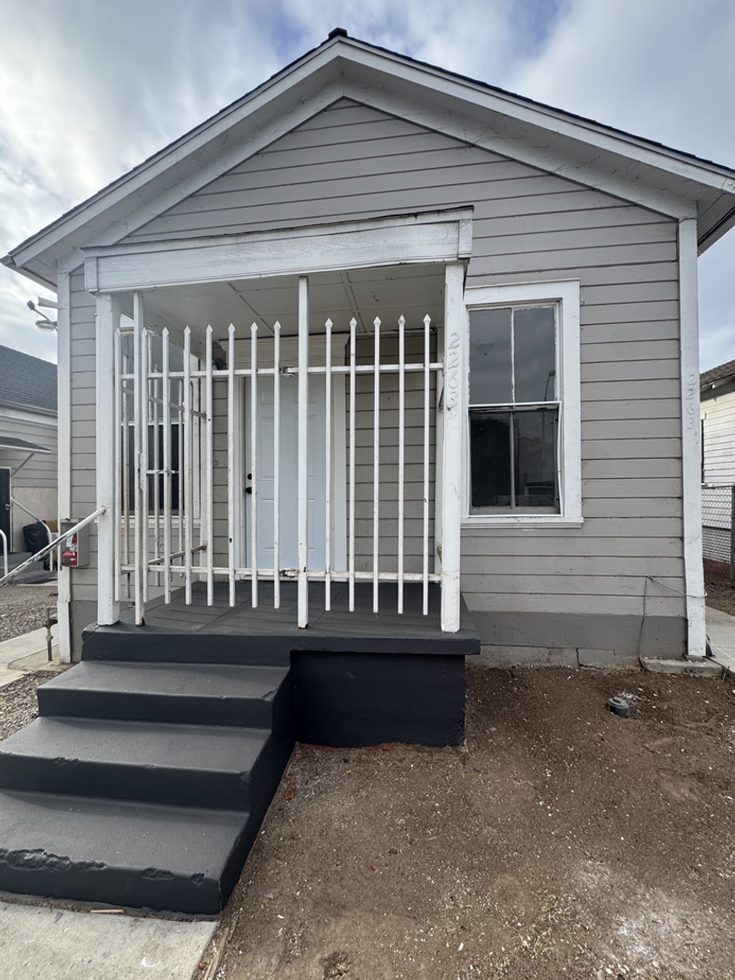 San Diego Apartment: 2263-71 L St