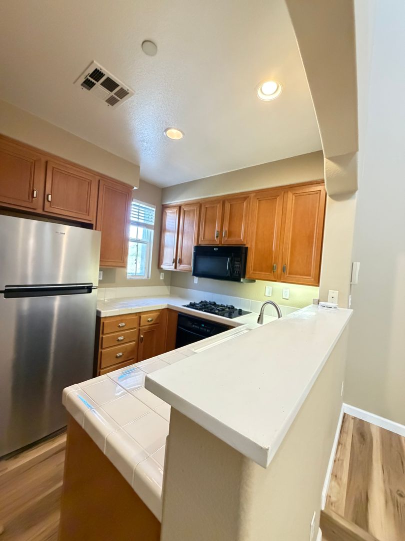 2742 Matera Ln, San Diego, CA 92108 5 of 12