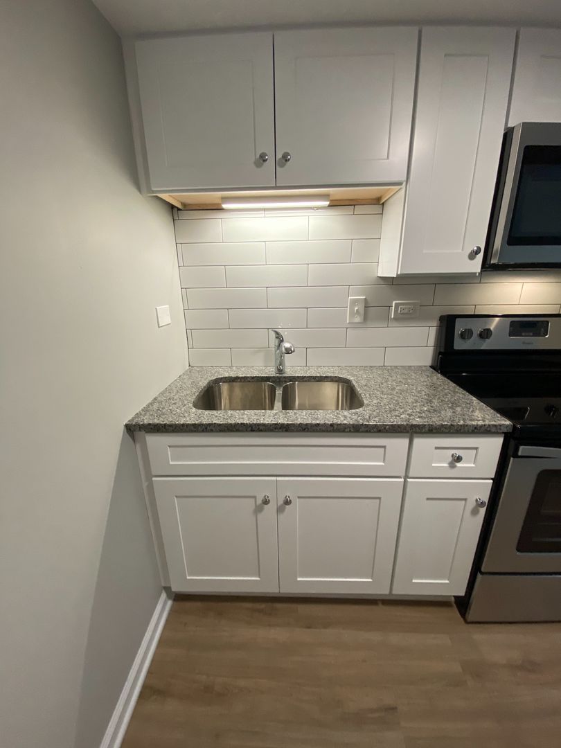 Elmhurst Apartment: 315-329 Kimbell Ave.