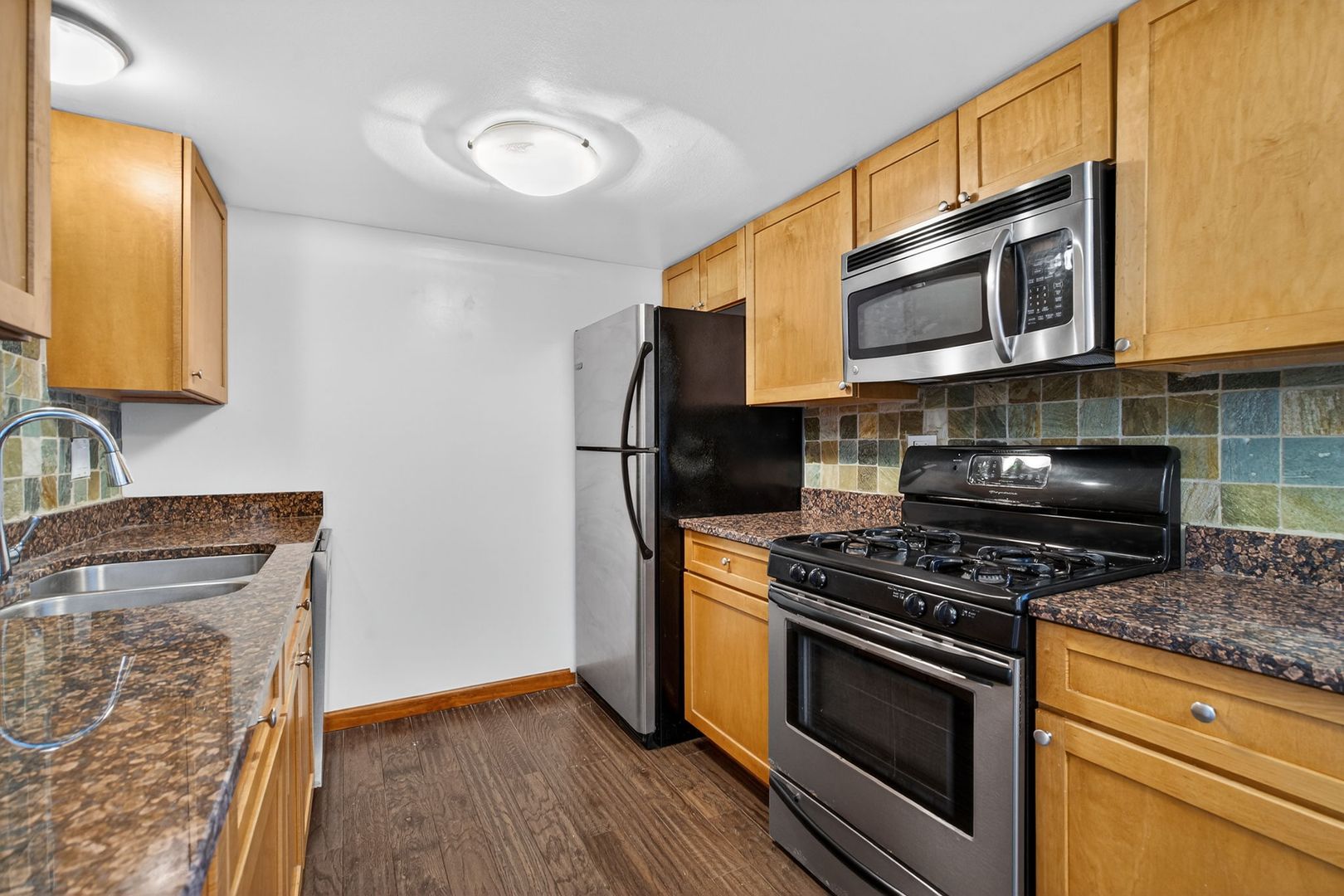 Naperville Apartment: 1669 Ishnala Dr