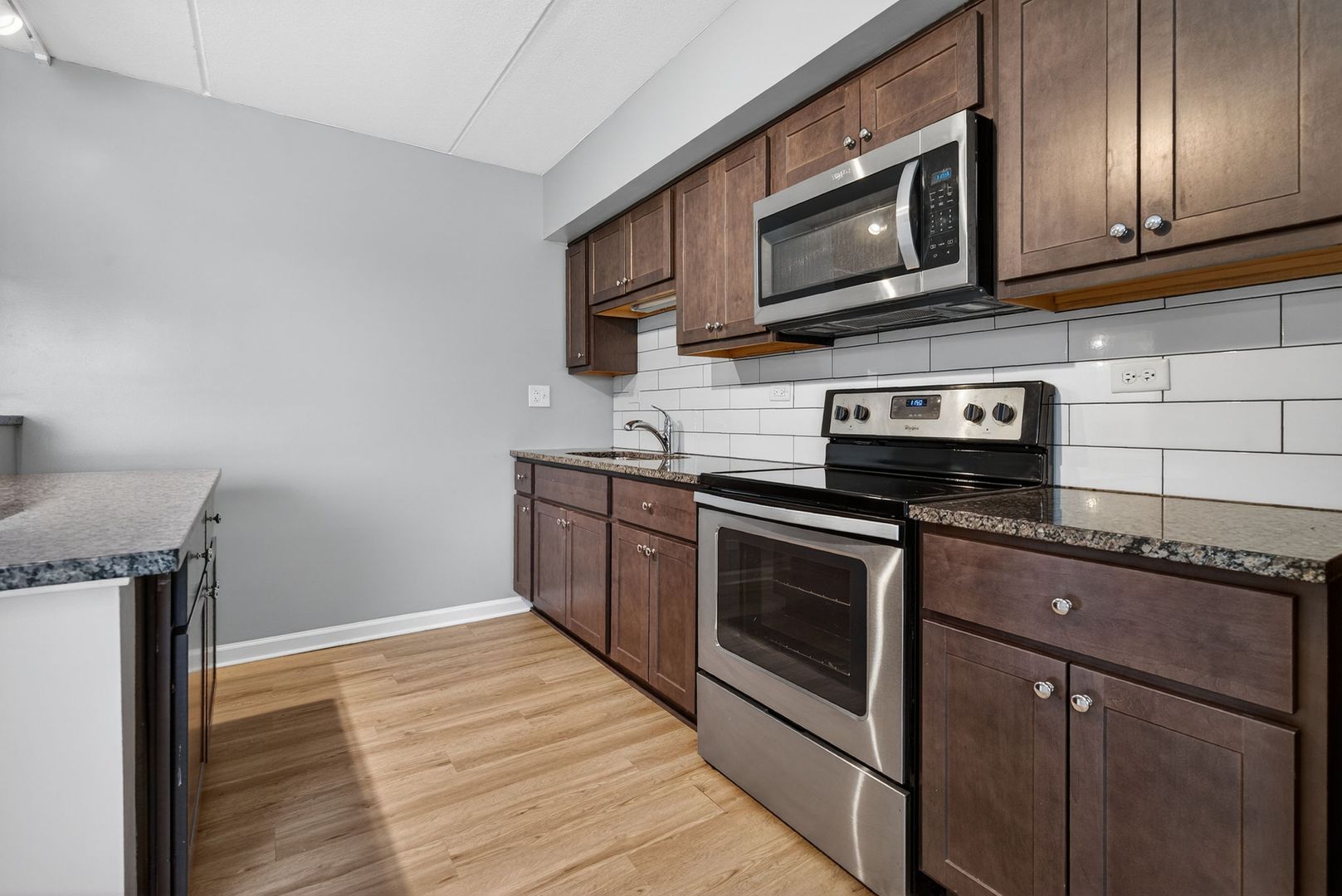 Elmhurst Apartment: 315-329 Kimbell Ave.