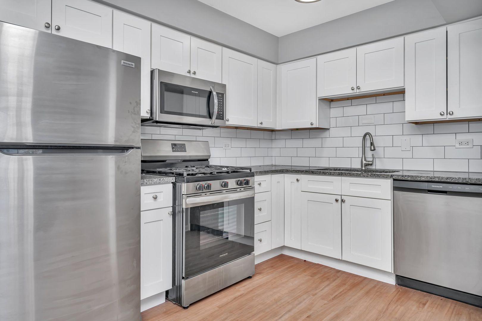 Darien Apartment: 909-913 Plainfield Rd.