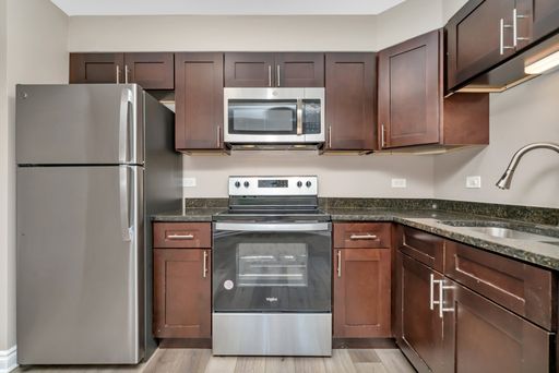Newly Renovated 1 Bedroom 1 Bathroom in Glen Ellyn IL!