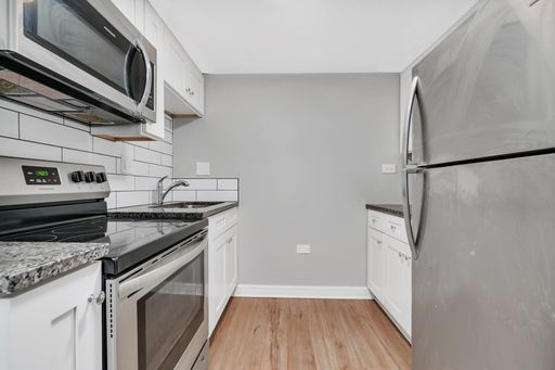 Beautifully Renovated 1 bd / 1 bath Apartment in Elmhurst!