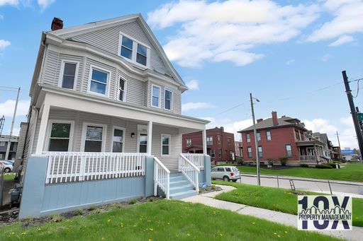 Amazing 2 Bedroom Property in 1652 Summit St - Unit A! – photo 1