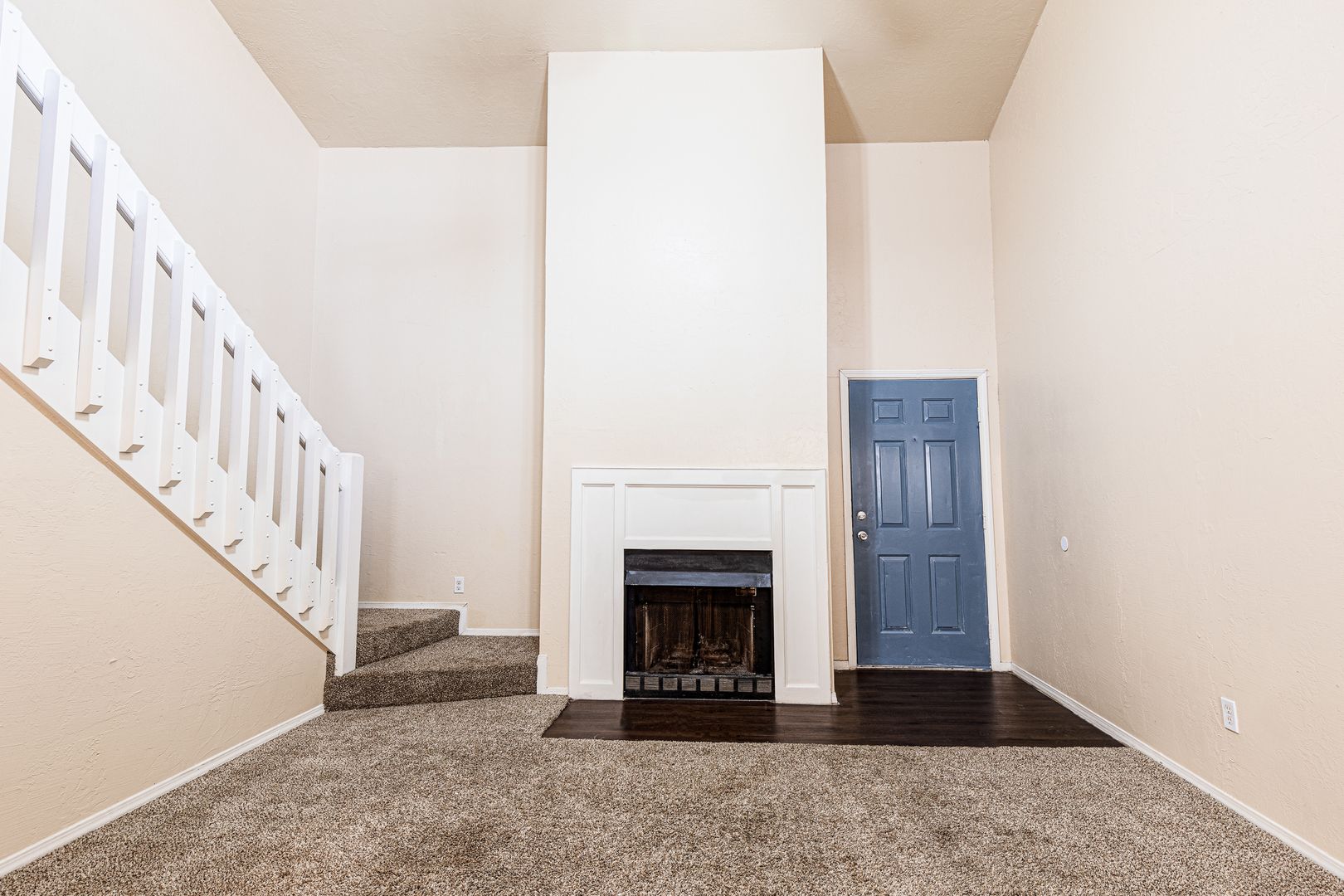 NEWLY REMODELED LOFT MUST SEE! 3 of 12