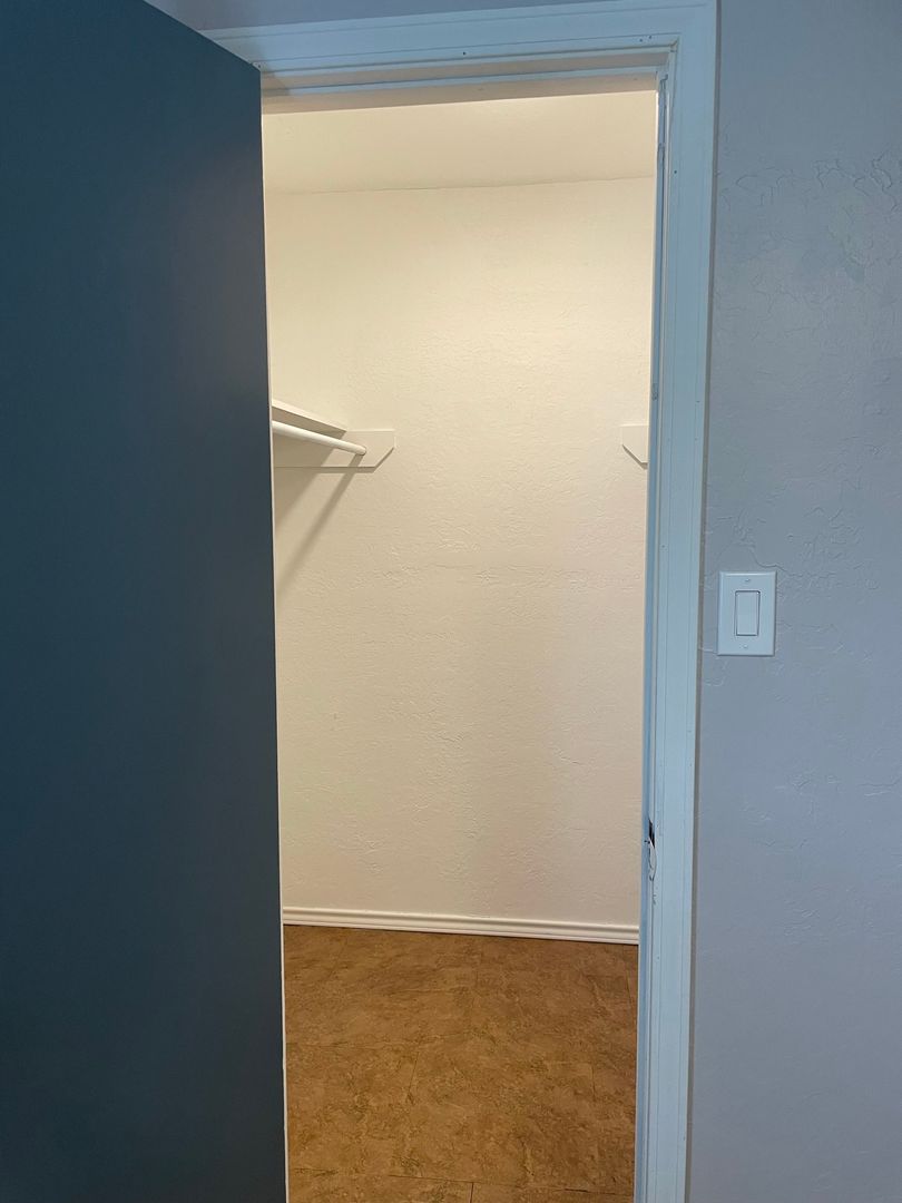 Lawton Apartment: 2507 NW 20th St