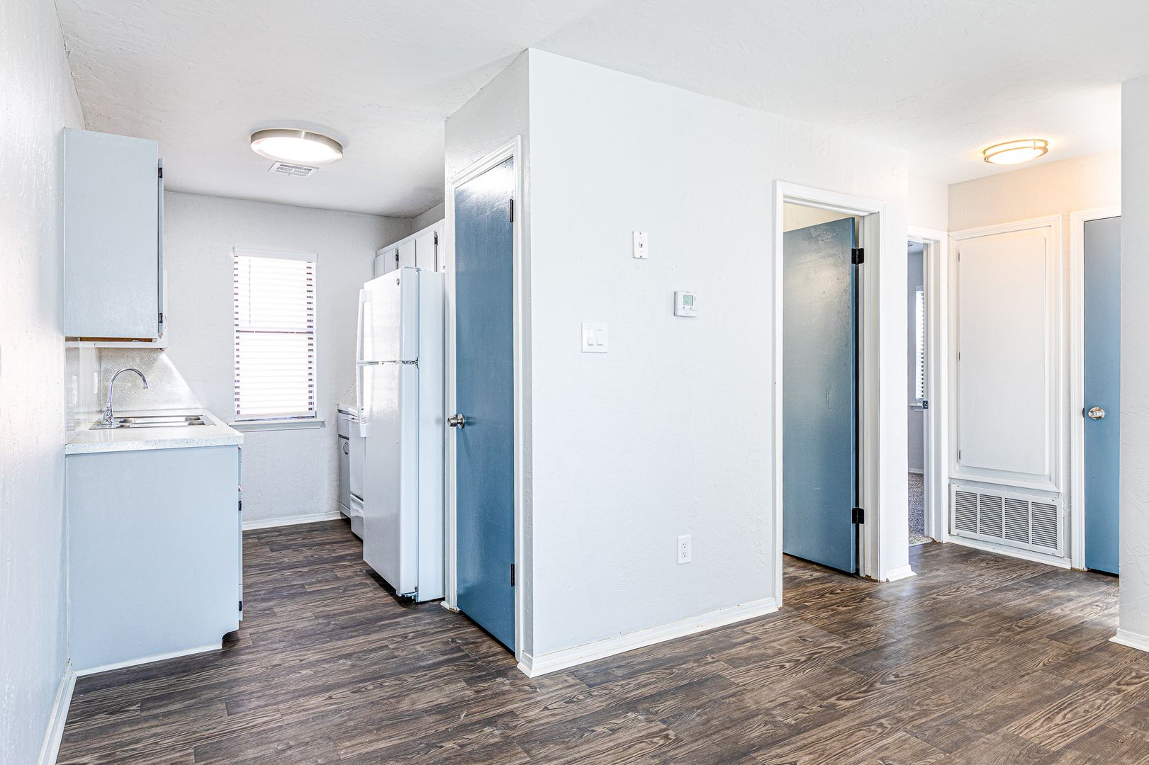 Beautifully Renovated 2bed/2bath Flat 7 of 12