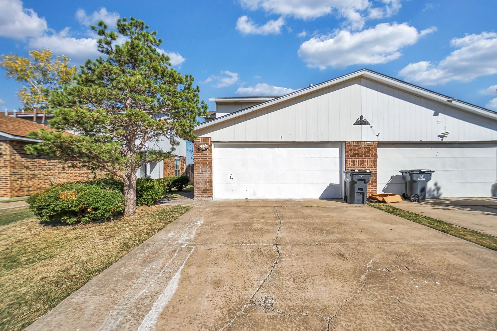 Lawton Apartment: 4002 A NW Ozmun Ave