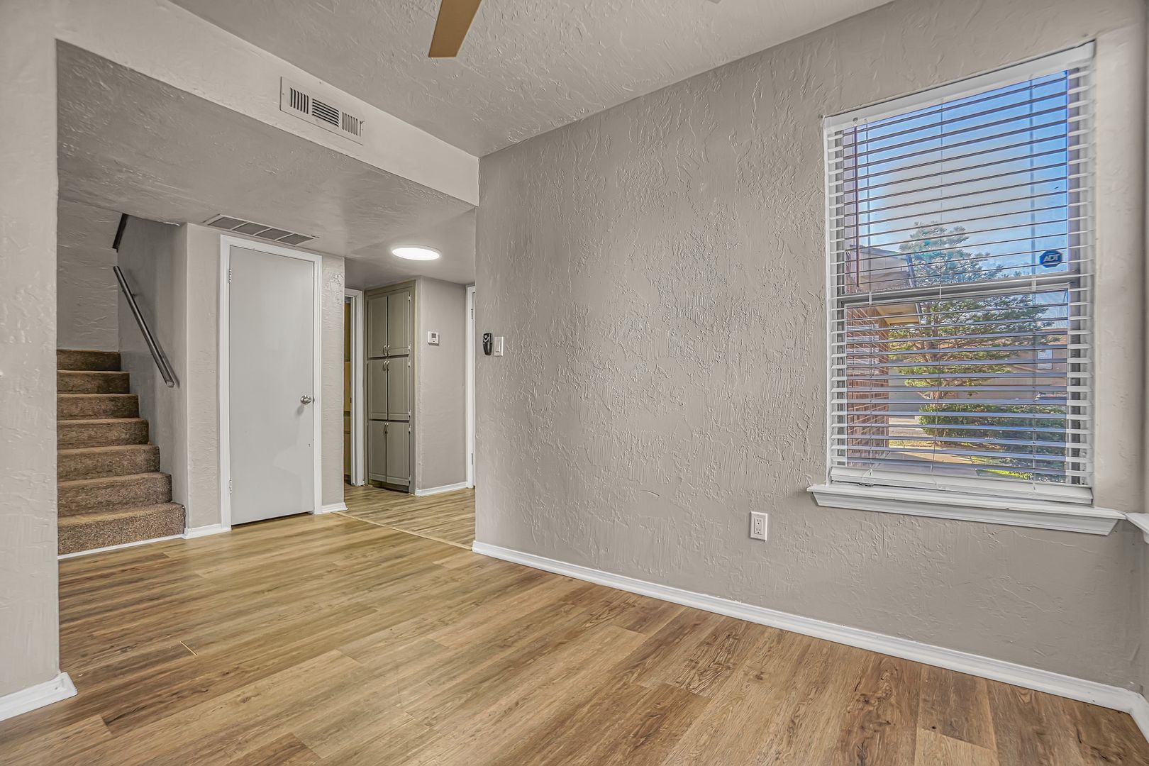 Beautiful 3 bedroom, 2.5 bath Townhome 10 of 12