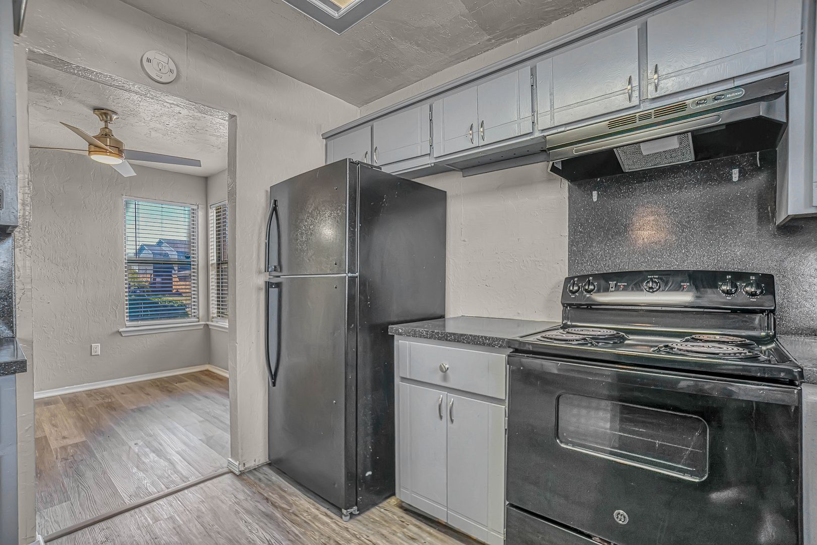 Beautiful 3 bedroom, 2.5 bath Townhome 8 of 12