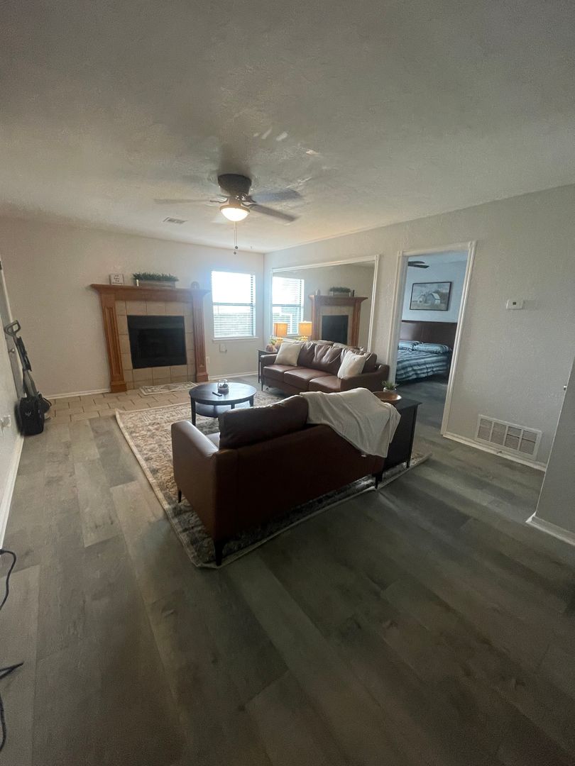 4033 NW Ozmun Ave. 5 of 8
