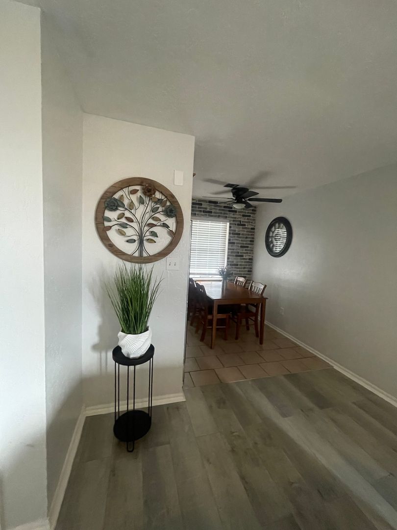 4033 NW Ozmun Ave. 3 of 8