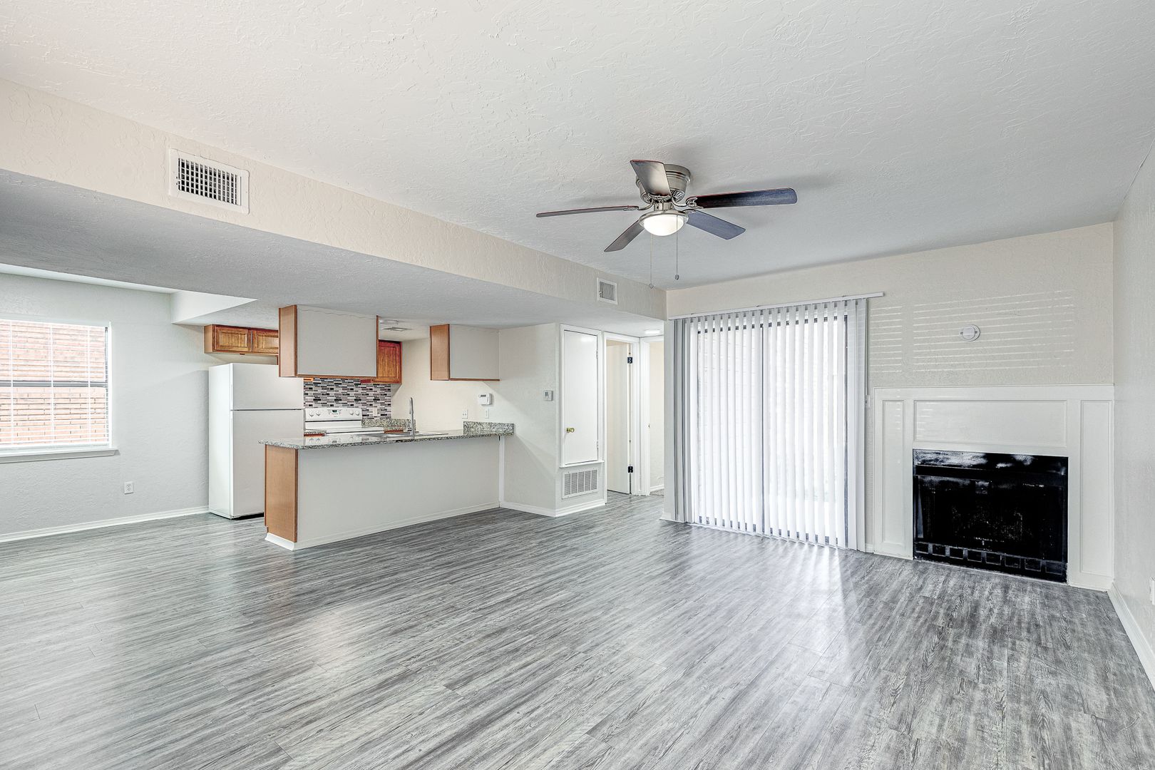 Beautiful two bedroom/two bathroom apartment with washer/dryer hookups 11 of 12