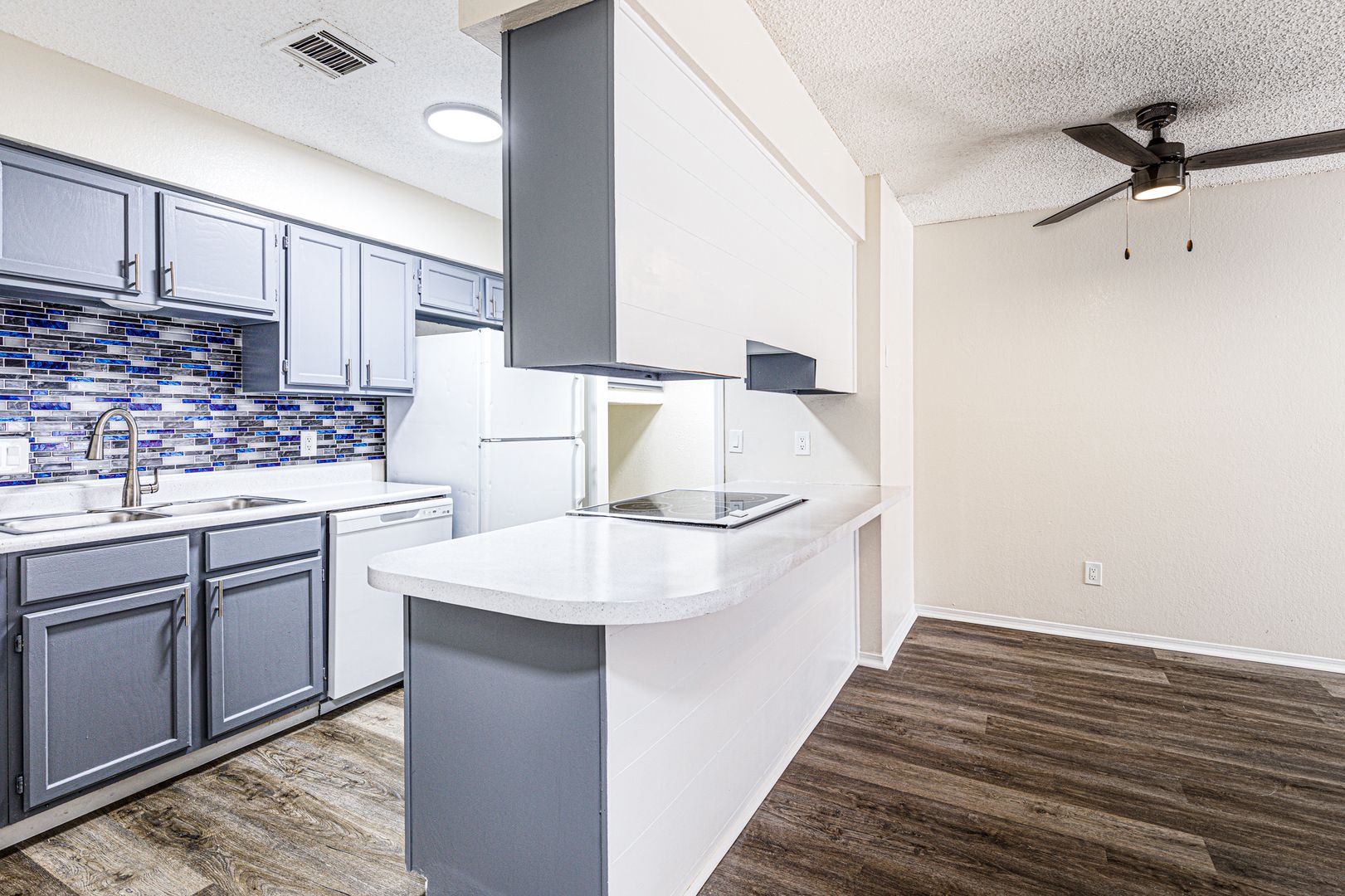 Lawton Apartment: 912 NE Tortoise Dr