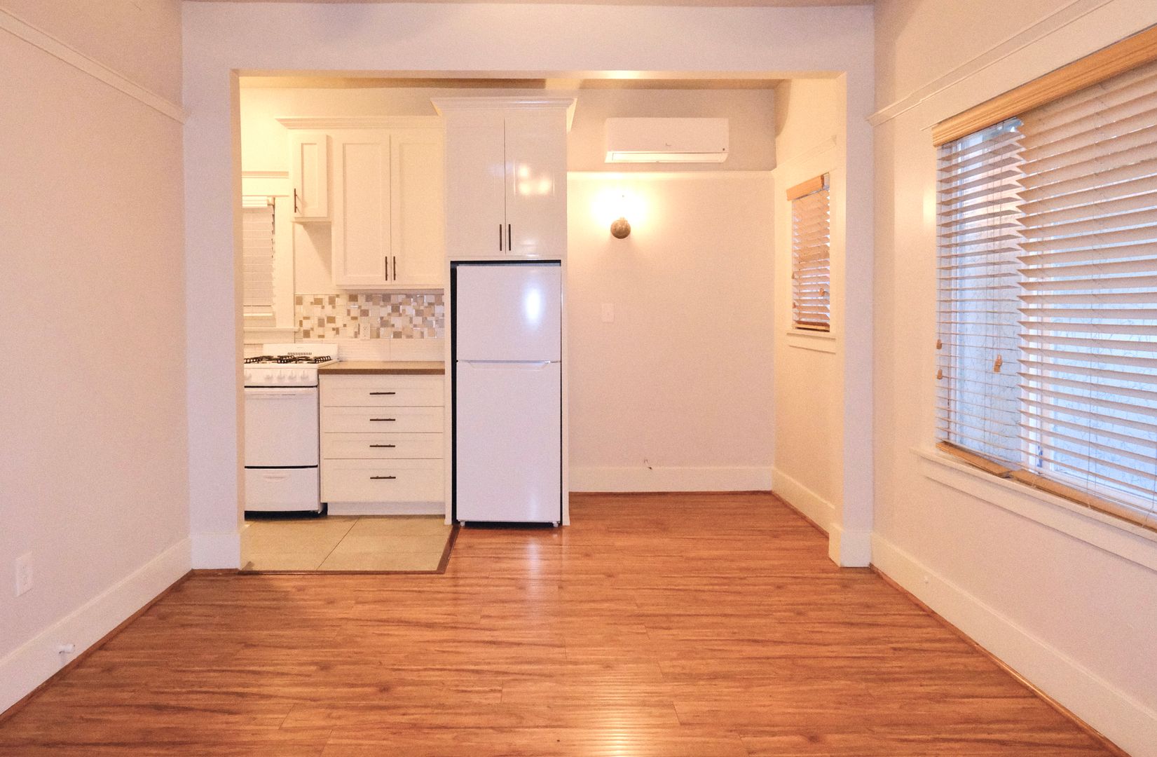 Long Beach Apartment: 625 E Broadway