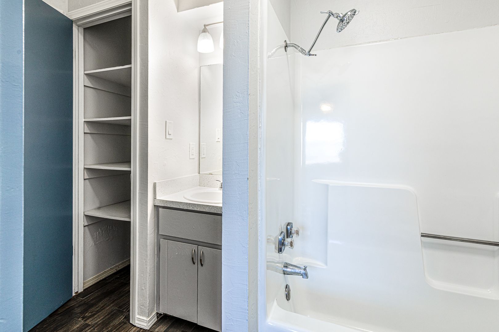 Large Renovated 2Bed 2Bath Apartment 7 of 12