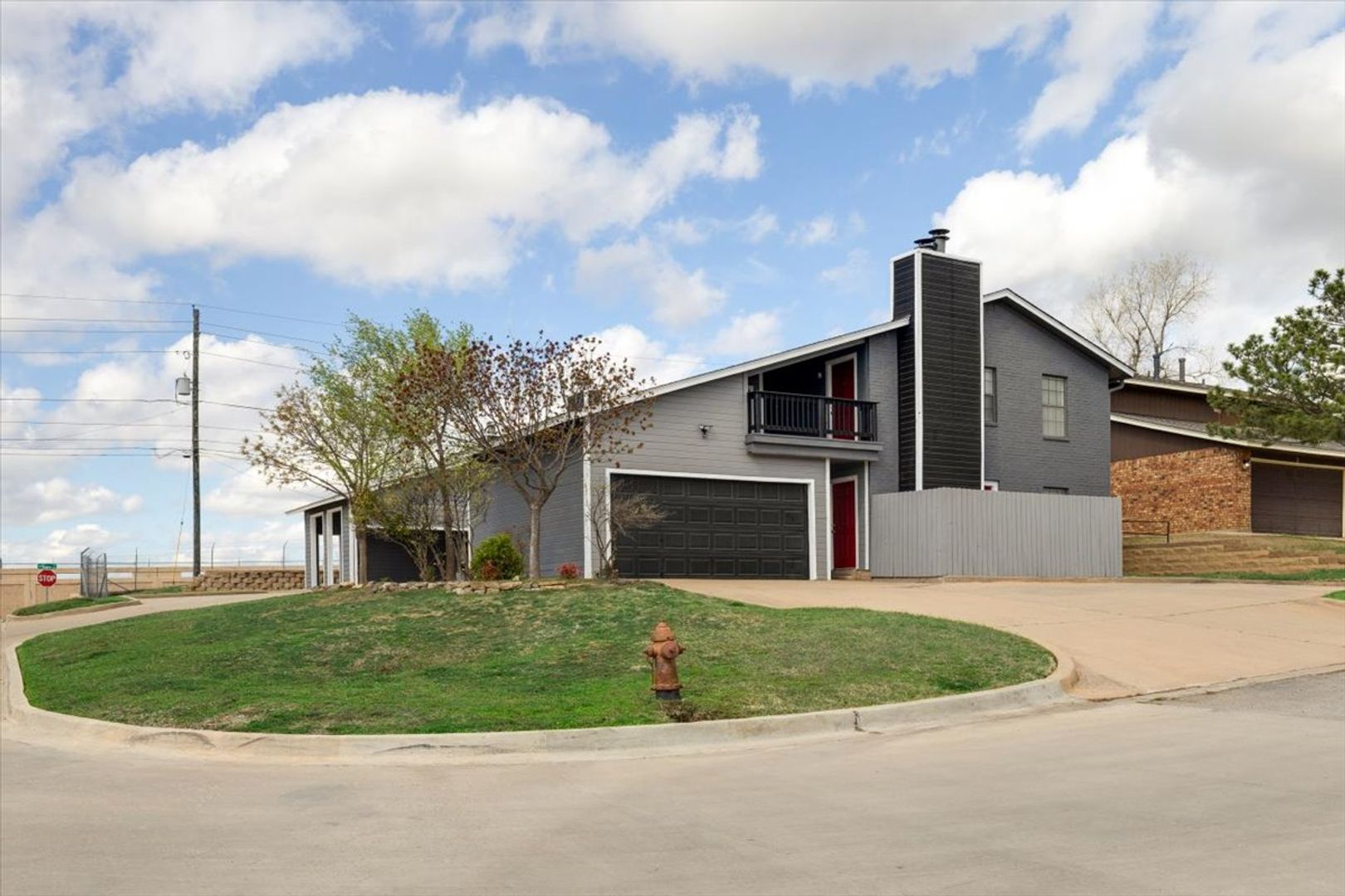 Lawton Apartment: 4033 NW Ozmun Avenue