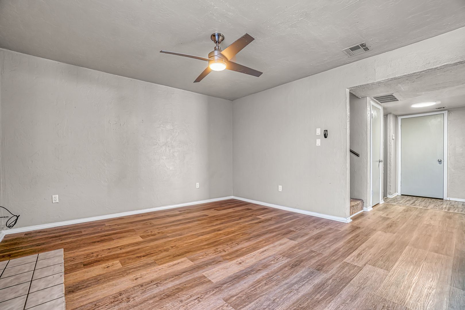 Beautiful 3 bedroom, 2.5 bath Townhome 2 of 12
