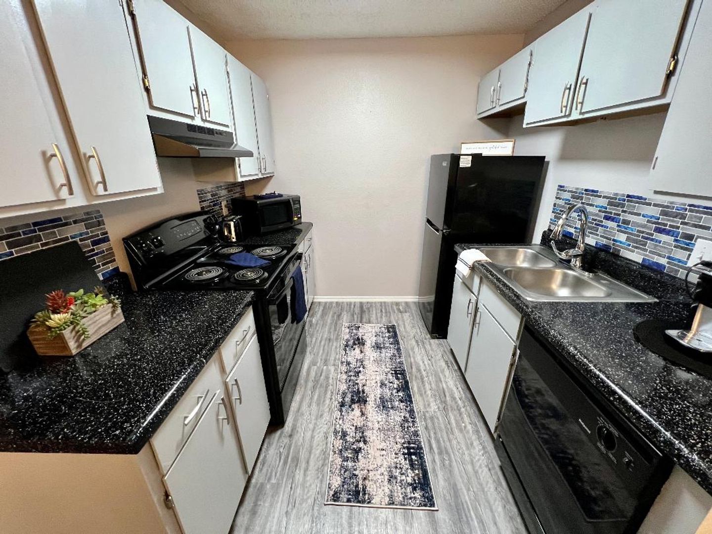 Lawton Apartment: 2310 NW Terrace Hills Blvd - 105