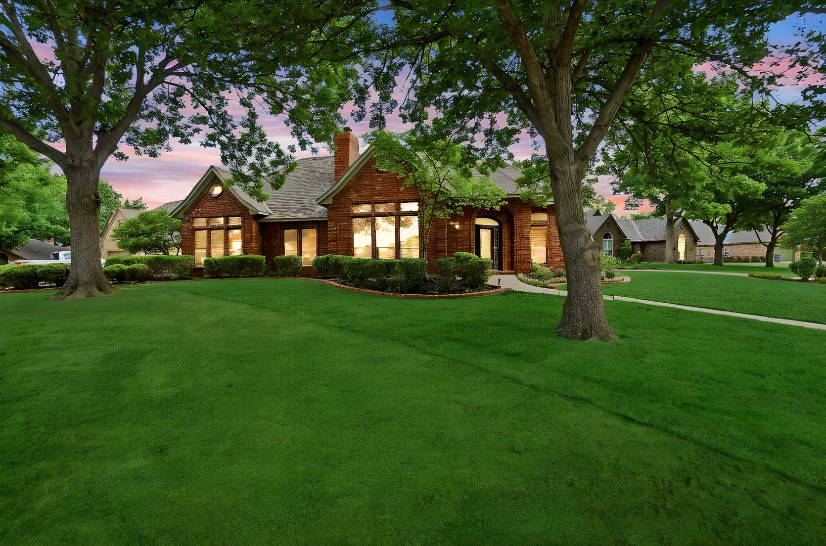 Lawton House: 3102 NE Heritage Dr