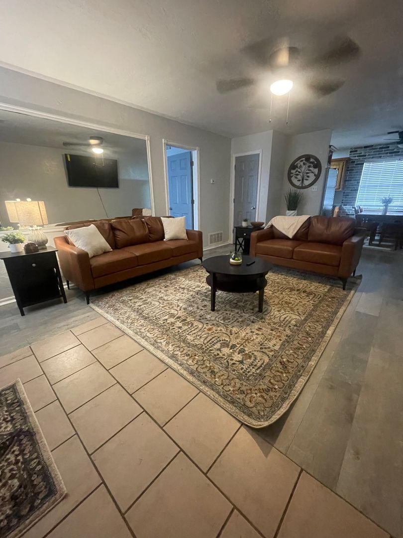 4033 NW Ozmun Ave. 2 of 8