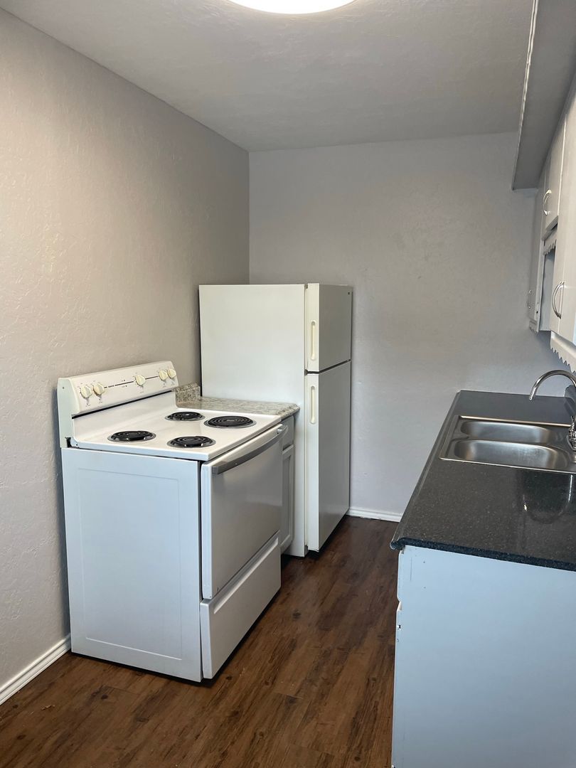 Lawton Apartment: 2507 NW 20th St