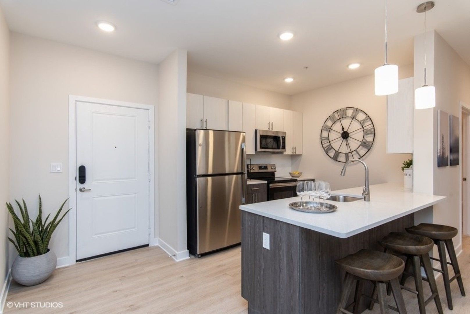 Windsor Apartment: 100 Lexington St.