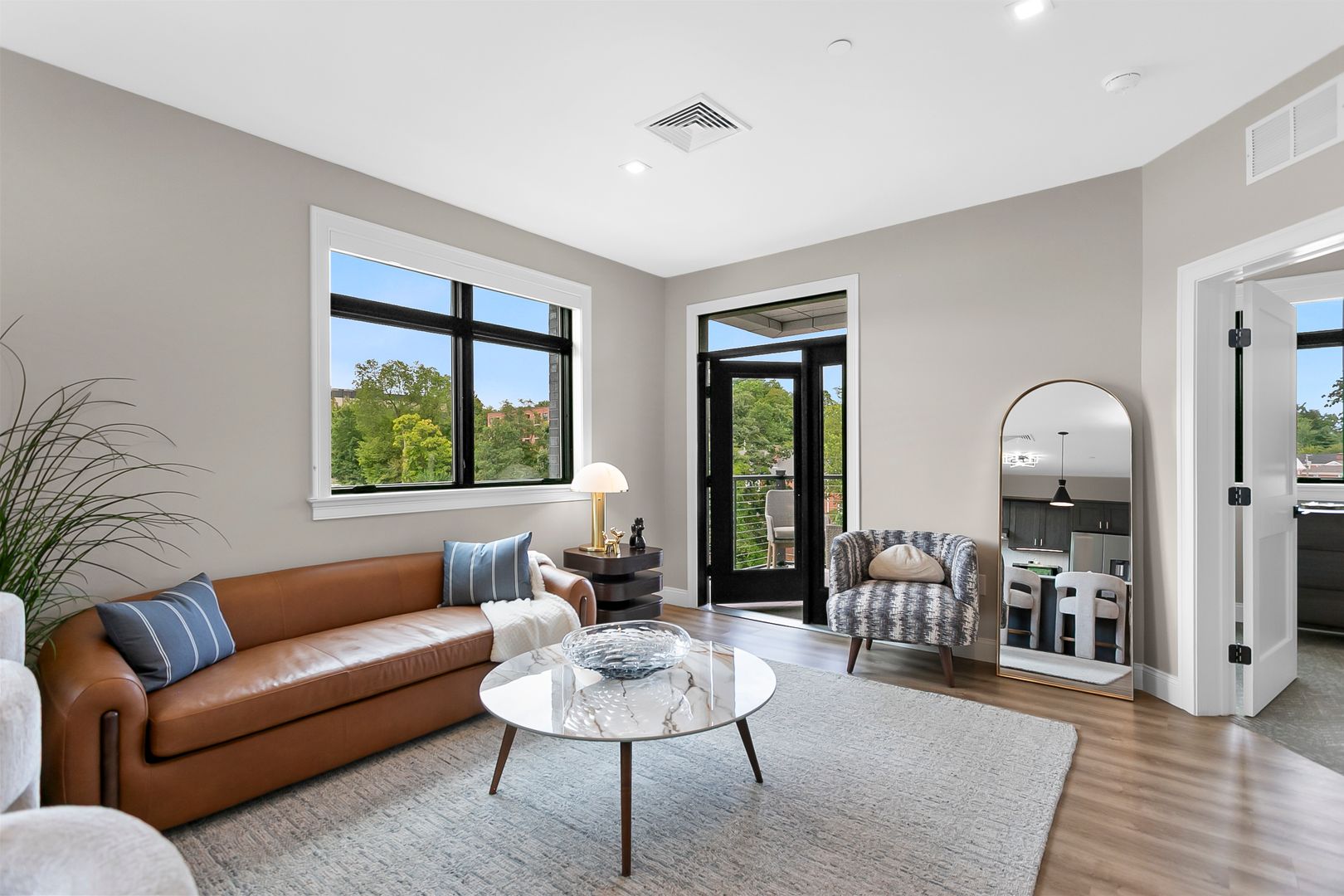 West Hartford Apartment: 920 Farmington Avenue
