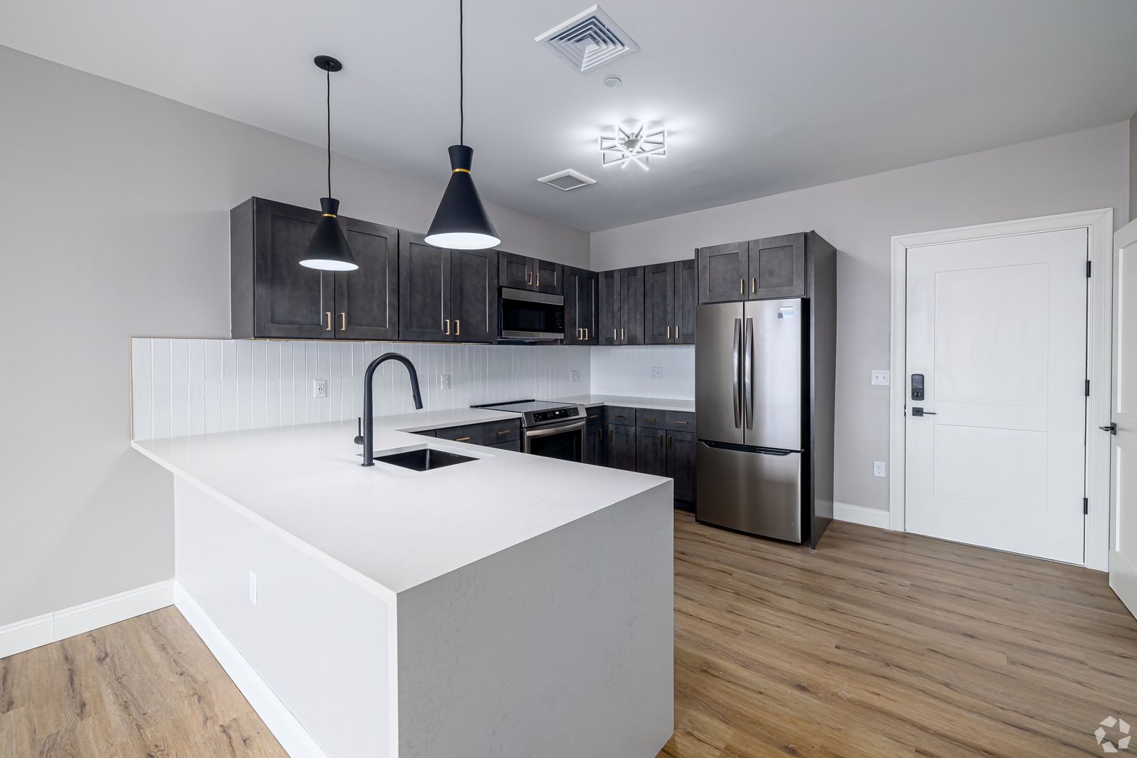 West Hartford Apartment: 920 Farmington Avenue